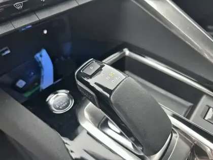 Photo 33 Peugeot 3008  Hybrid 225 e-EAT8
