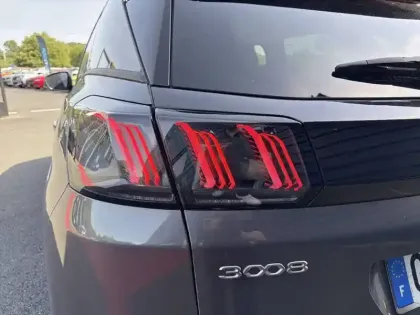 Photo 16 Peugeot 3008  Hybrid 225 e-EAT8