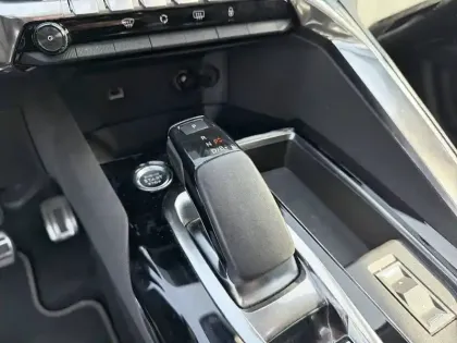 Photo 13 Peugeot 3008  Hybrid 225 e-EAT8