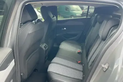 Photo 10 Peugeot 308  Hybrid 145 e-DCS6