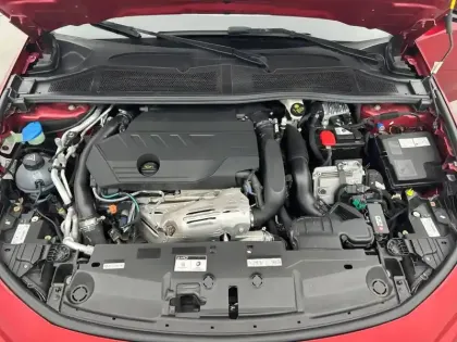 Photo 49 Peugeot 308  PHEV 180 e-EAT8