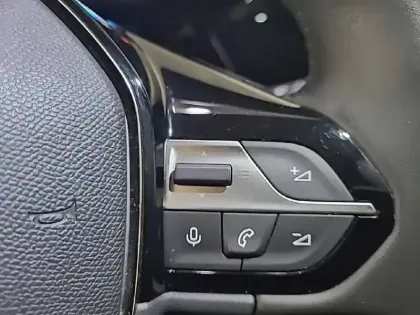Photo 46 Peugeot 308  SW PHEV 180 e-EAT8