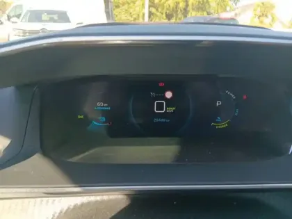 Photo 9 Peugeot 208  Electrique 50 kWh 136ch