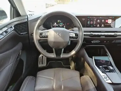Photo 8 DS DS 4  Hybride E-Tense 225 EAT8