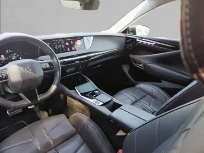 Photo 7 DS DS 4  Hybride E-Tense 225 EAT8