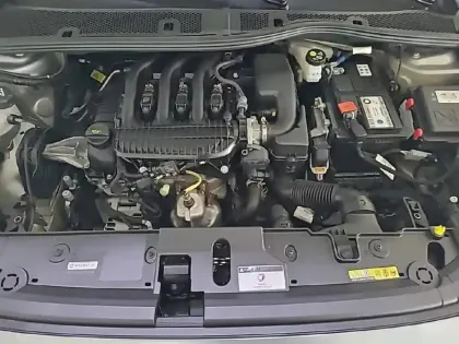 Photo 14 Peugeot 208  PureTech 75 S&S BVM5