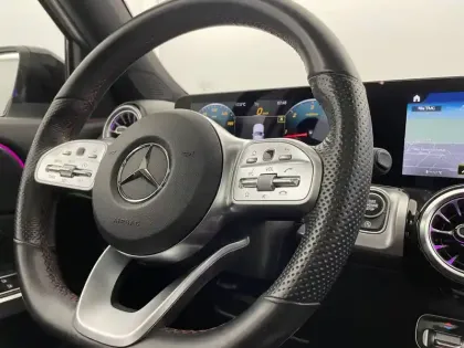 Photo 24 Mercedes GLB  200 d 8G-DCT