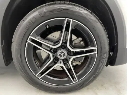 Photo 12 Mercedes GLB  200 d 8G-DCT