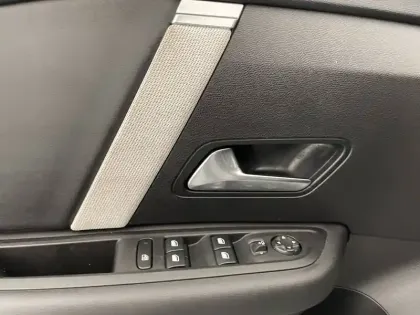 Photo 31 Citroën C4  Hybride 136 e-DCS6
