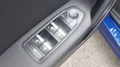 Photo 22 Renault Captur  Blue dCi 115 EDC