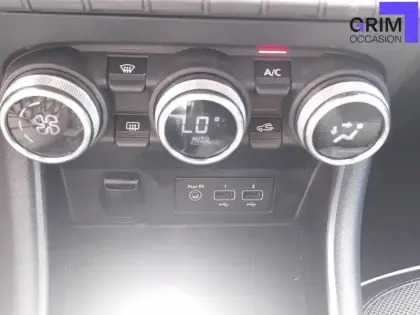 Photo 35 Renault Captur  Blue dCi 115 EDC