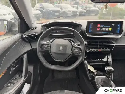 Photo 11 Peugeot 2008  PureTech 130 S&S BVM6