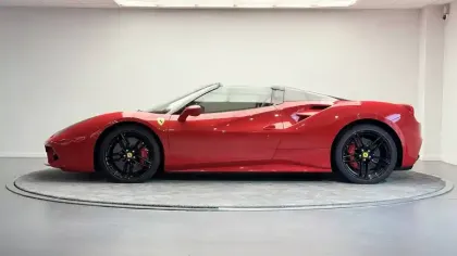 Photo 7 Ferrari 488  4.0 V8 670ch Spider