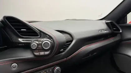 Photo 14 Ferrari 488  4.0 V8 670ch Spider