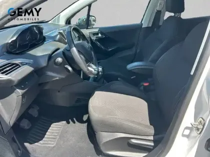 Photo 8 Peugeot 208  PureTech 82ch S&S BVM5
