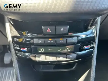 Photo 13 Peugeot 208  PureTech 82ch S&S BVM5