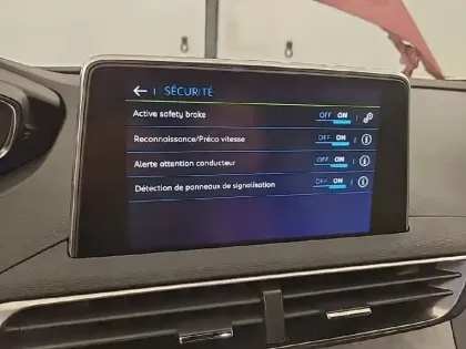 Photo 18 Peugeot 3008  Hybrid4 300 e-EAT8