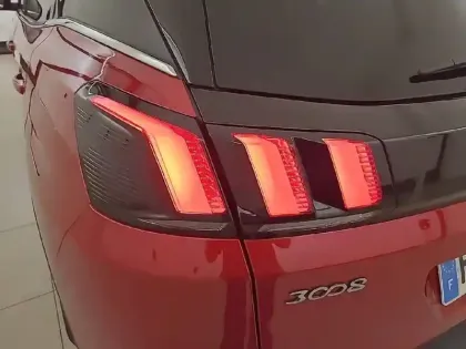 Photo 16 Peugeot 3008  Hybrid4 300 e-EAT8