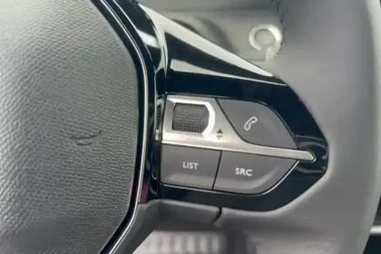 Photo 16 Peugeot 2008  Hybrid 145 e-DCS6