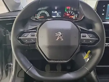 Photo 11 Peugeot 208  PureTech 75 S&S BVM5