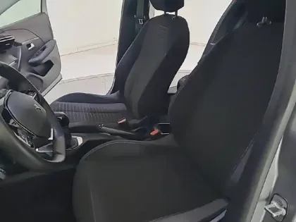 Photo 13 Peugeot 208  PureTech 75 S&S BVM5