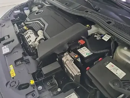 Photo 36 Peugeot 208  Hybrid 110 e-DCS6