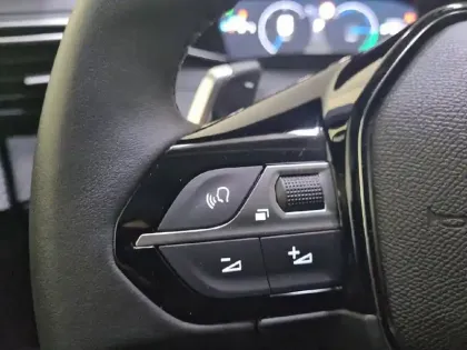 Photo 49 Peugeot 208  Hybrid 110 e-DCS6