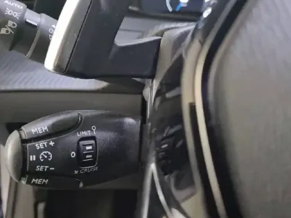 Photo 48 Peugeot 208  Hybrid 110 e-DCS6