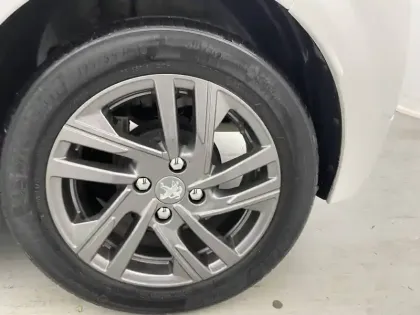 Photo 15 Peugeot 208  PureTech 75 S&S BVM5
