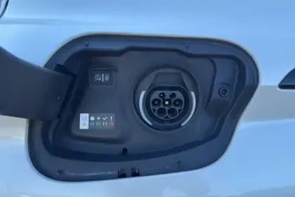 Photo 31 Peugeot 308  PHEV 225 e-EAT8