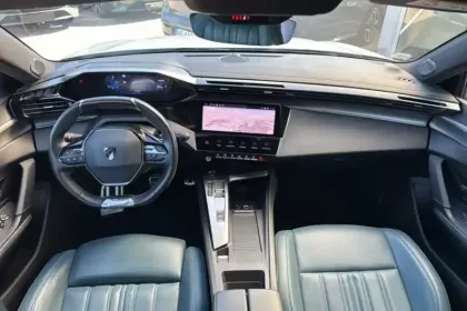 Photo 16 Peugeot 308  PHEV 225 e-EAT8