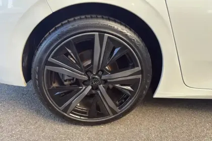 Photo 11 Peugeot 308  PHEV 225 e-EAT8