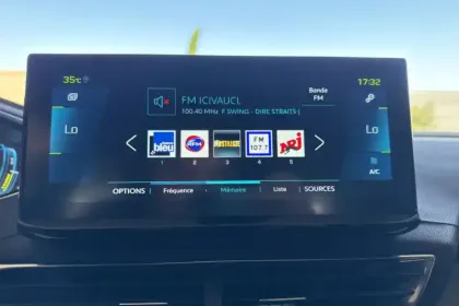 Photo 18 Peugeot 3008  Hybrid 225 e-EAT8