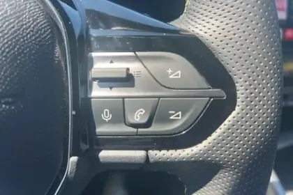 Photo 14 Peugeot 308  SW Hybrid 136 e-DCS6