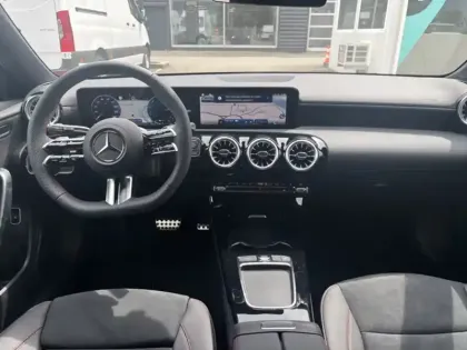 Photo 10 Mercedes Classe A 250 e Hybrid EQ AMG Line