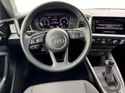 Photo 8 Audi A1 25 TFSI 95 ch S tronic 7 Design
