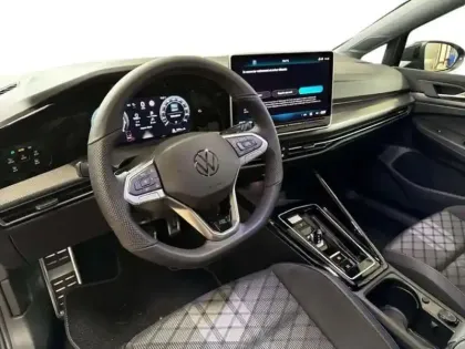 Photo 8 Volkswagen Golf 8 FL 1.5 ETSI 150 CH DSG7 R LINE
