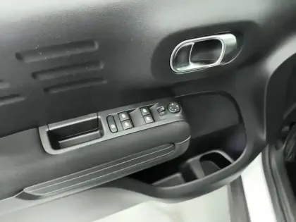 Photo 19 Citroën C3 Aircross  PureTech 110 S&S BVM6 Shine Pack