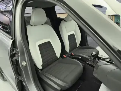 Photo 8 Citroën C3  Turbo 100 ch Manuelle Max