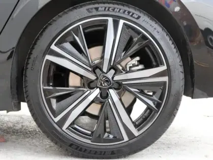 Photo 10 Peugeot 308  PHEV 225ch GT Pack e-EAT8