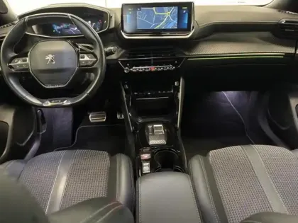 Photo 8 Peugeot 2008  e- 136ch GT