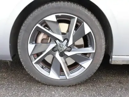 Photo 8 Peugeot 308  PHEV 180ch Allure Pack e-EAT8