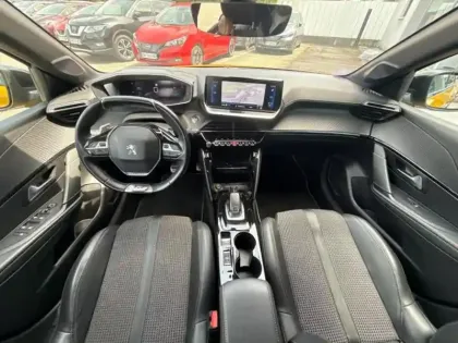 Photo 7 Peugeot 208  1.2 PureTech 130ch S&S GT Line EAT8 7cv