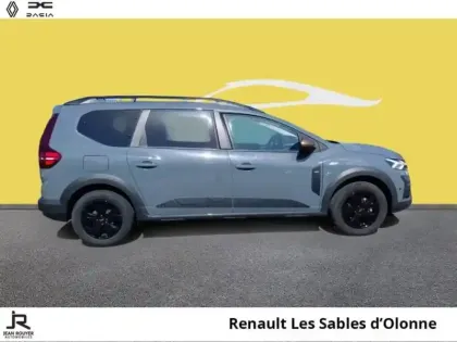Photo 12 Dacia Jogger  1.6 hybrid 140ch Extreme 7 places -24