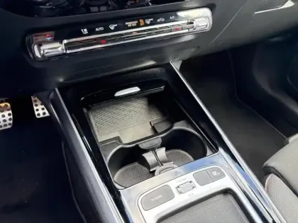 Photo 20 Mercedes GLA  200 d 150ch AMG Line 8G-DCT