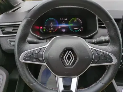 Photo 10 Renault Clio  1.6 E-Tech 145ch full hybrid esprit Alpine