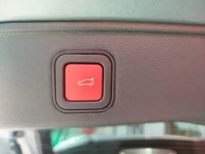 Photo 10 Alfa Romeo Junior  1.2 Ibrida 136ch DCT6