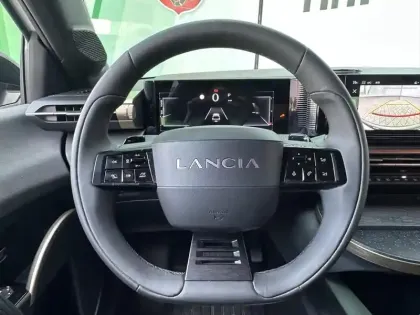 Photo 13 Lancia Ypsilon  1.2 Ibrida 100ch LX eDCT6