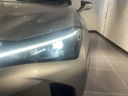 Photo 6 Lexus UX  300h F SPORT Design 2WD