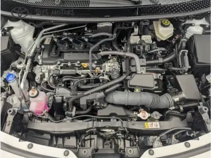 Photo 12 Toyota Yaris Hybride 1.5 HYBRID 130H DESIGN PACK CARGO